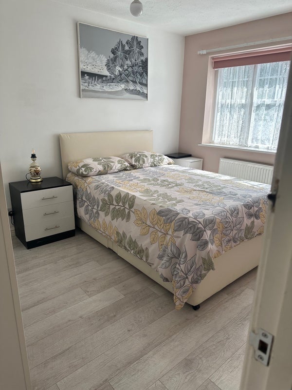 Photo 1: Room (Yours)