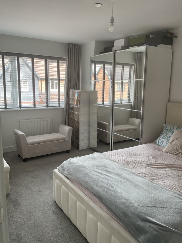 Photo 1: Ensuite Bedroom 