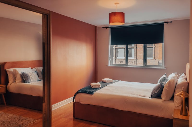 'Corner 5th floor 2 bed flat 5-min from Piccadilly' Room to Rent from ...