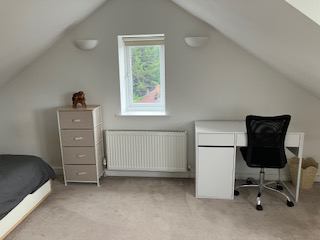 Photo 1: Bedroom for rent (1)