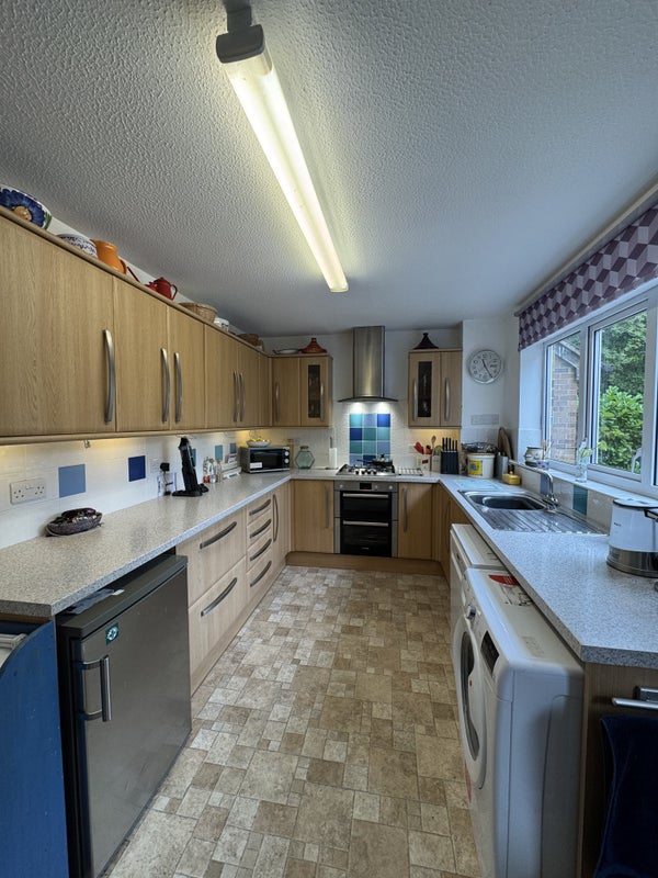 Photo 1: Kitchen