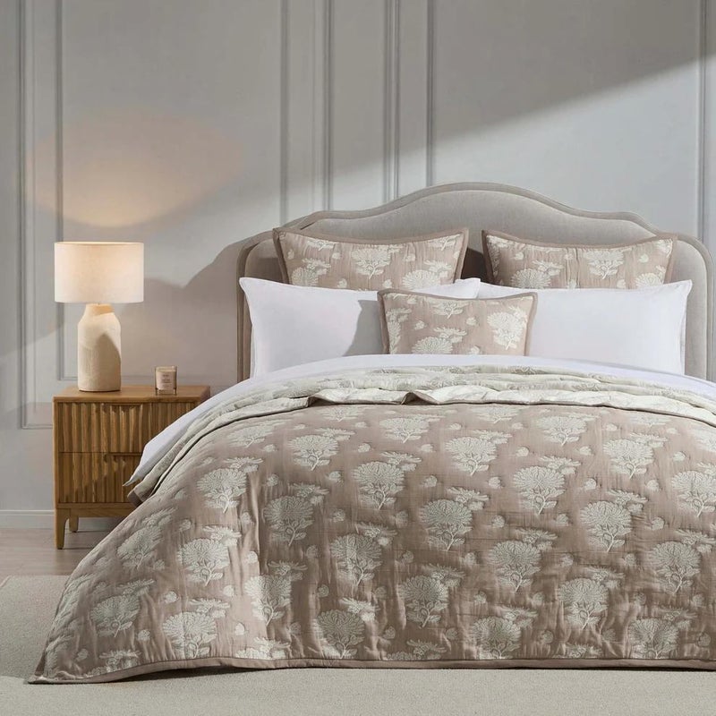 Photo 1: Dusk Bed and Bedding