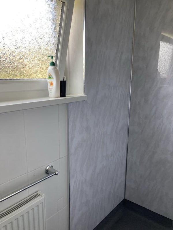 Photo 1: Shower room