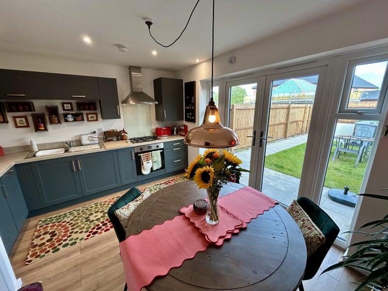 Photo 1: Kitchen/Dining Room