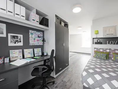 Photo 1: En-suite Room