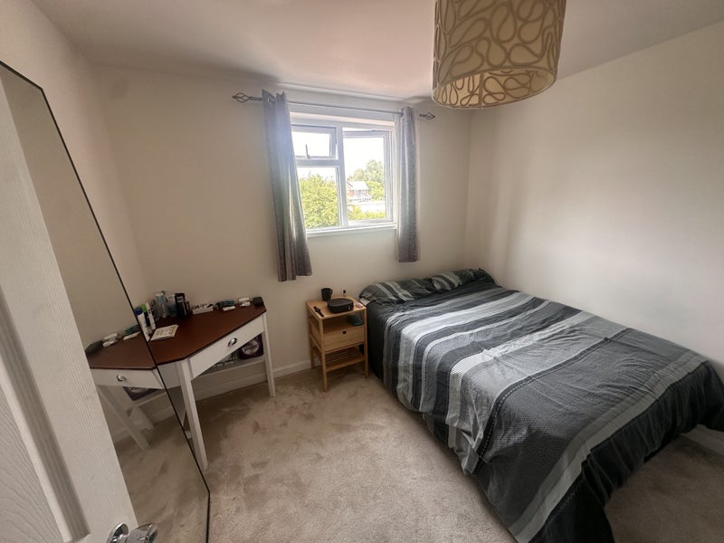 Photo 1: Room (Yours)