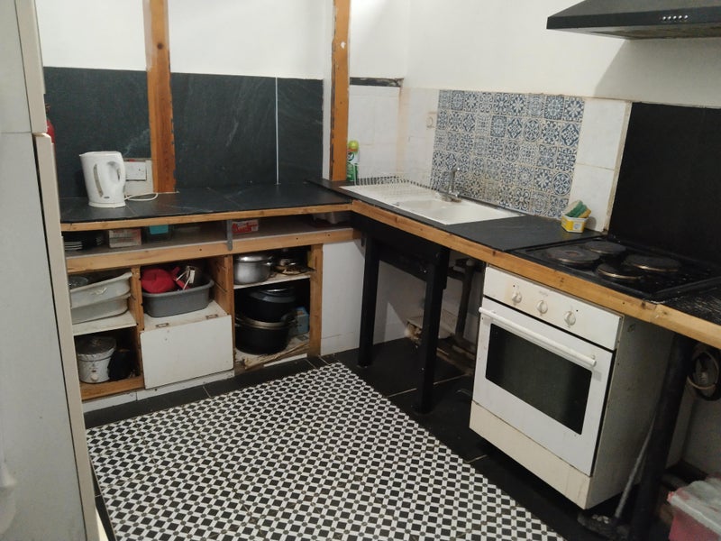 Photo 1: Kitchen