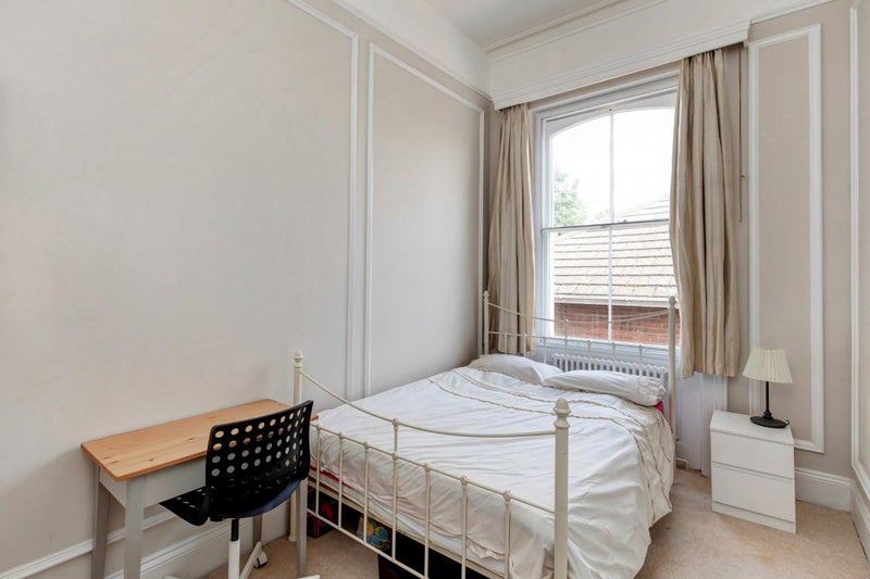 Photo 1: Bedroom