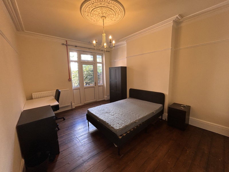 Photo 1: Room 2