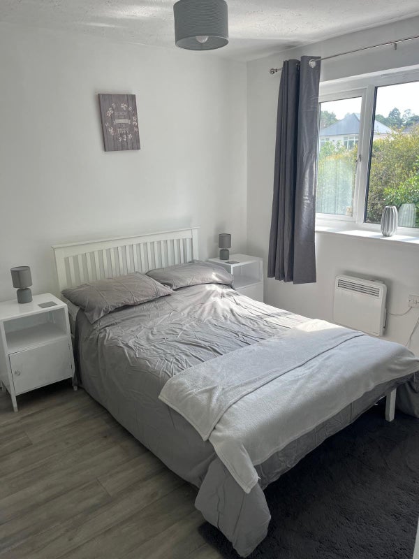 Photo 1: Available bedroom 