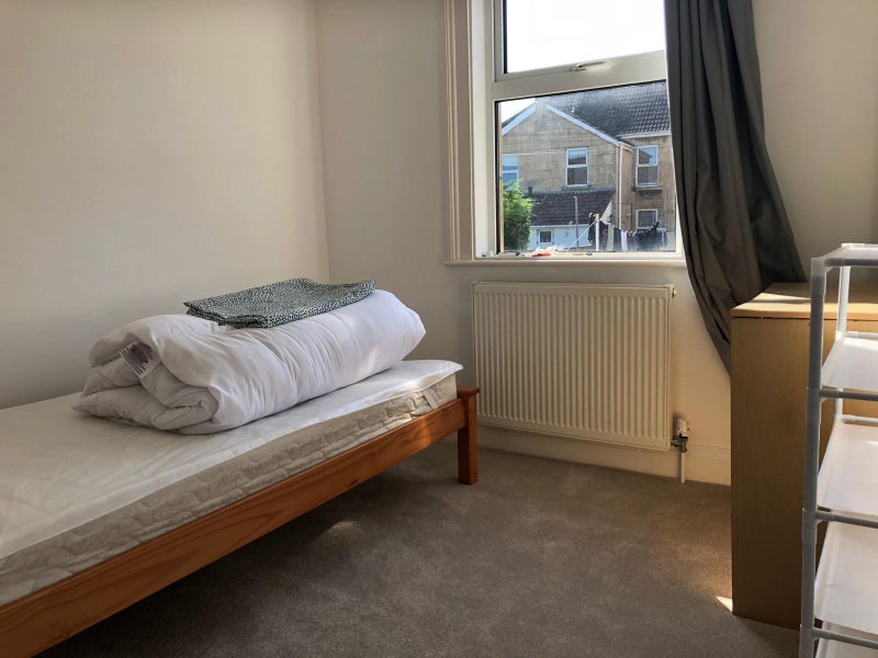 Photo 1: Single room