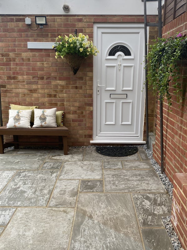 Photo 1: Front door access