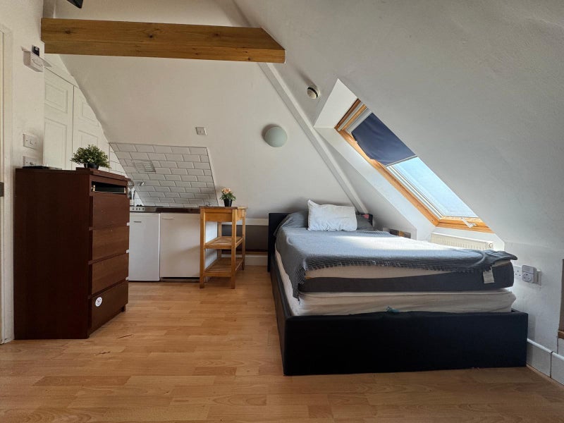 '🌟 Fully Furnished Flat – All Bills Included 🌟' Room to Rent from SpareRoom