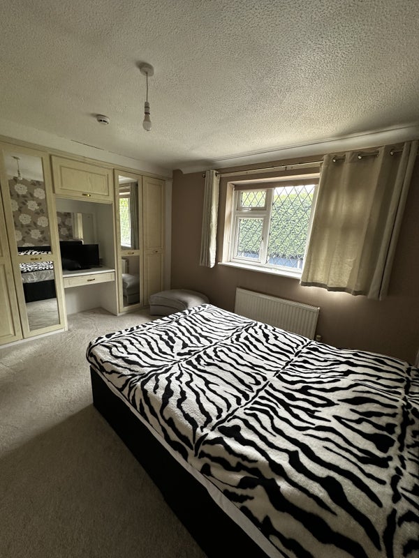 Photo 1: Bedroom (furnished)