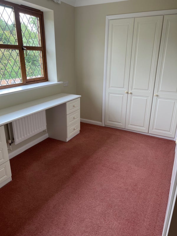 Photo 1: Dressing/office