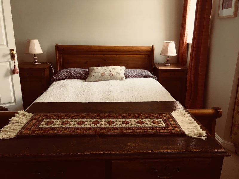 Photo 1: Double bedroom