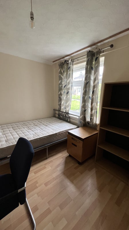 Photo 1: £575 - 1st September