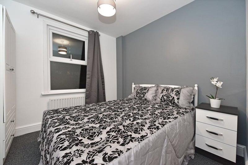 Photo 1: Bedroom (£899)