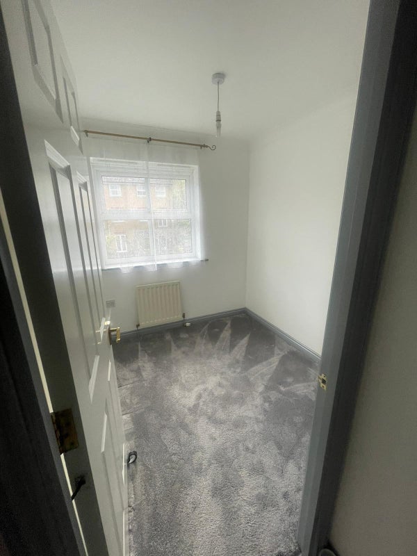 Photo 1: Single room