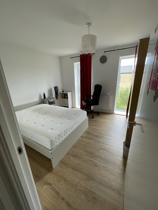 Photo 1: Room (Yours)