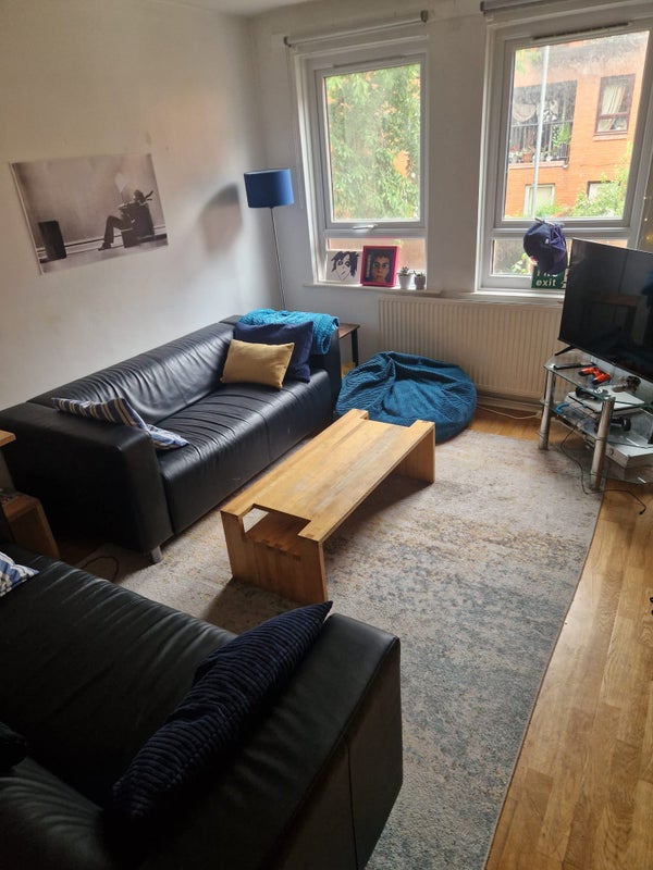 Photo 1: living room