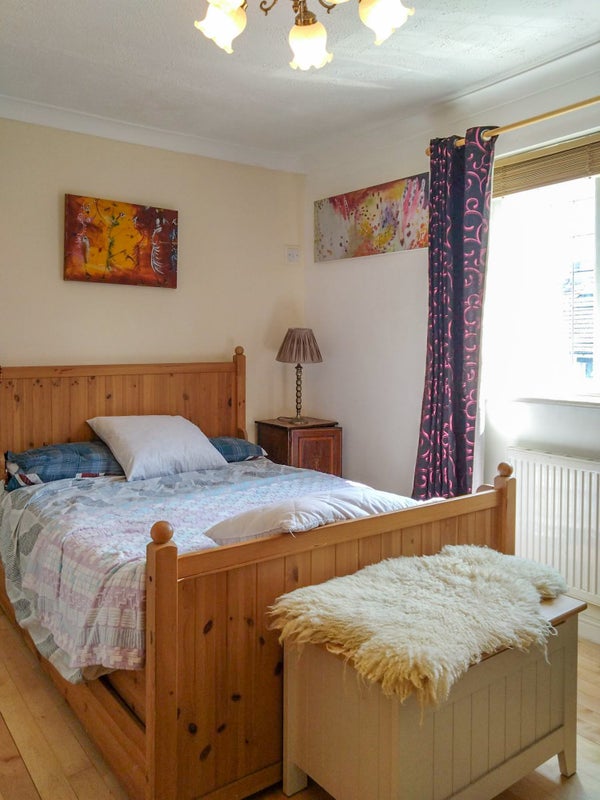 Photo 1: Bedroom 1