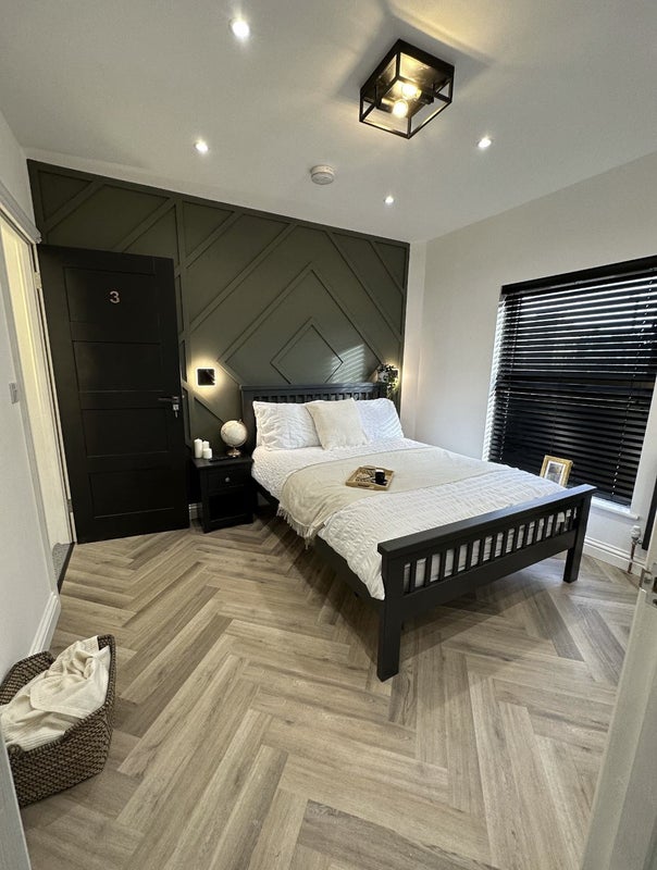 Photo 1: Room 3