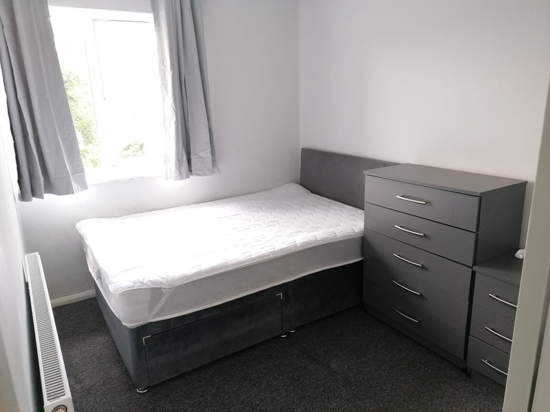 Photo 1: R4 - £595pcm