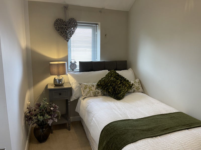 Photo 1: Modern Rm2