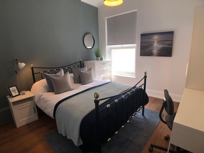 Photo 1: En-suite Room 5 @ £740 pcm - Available from 28 Nov 2025