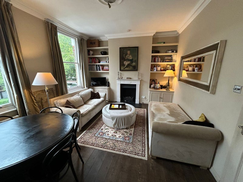 Photo 1: Living room