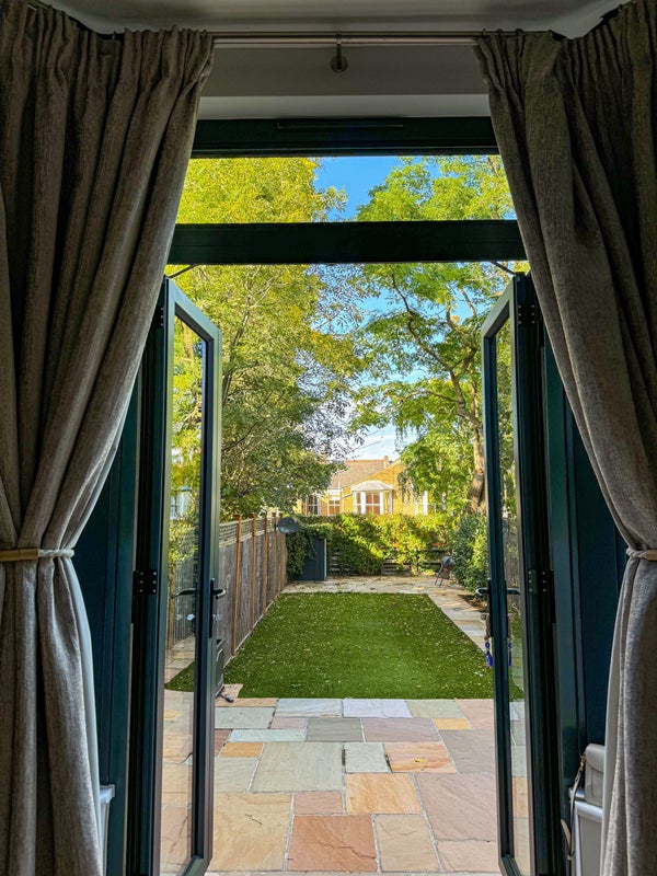 Photo 1: Private garden