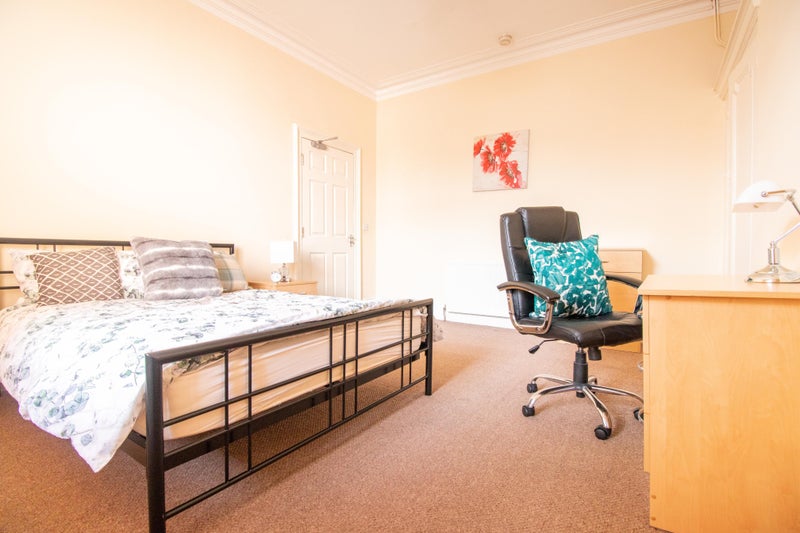 Photo 1: Room 3