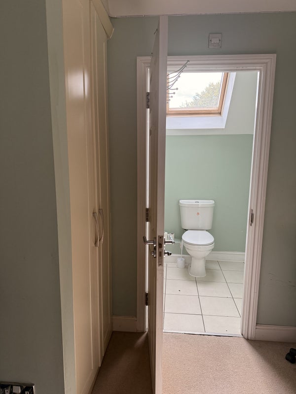 Photo 1: En suite shower room