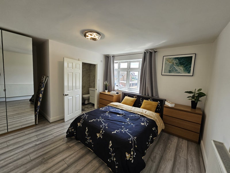 Photo 1: Bedroom with ensuite