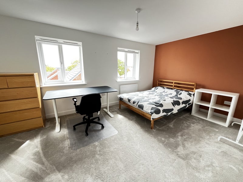 Photo 1: Room 2 – The Orange Room