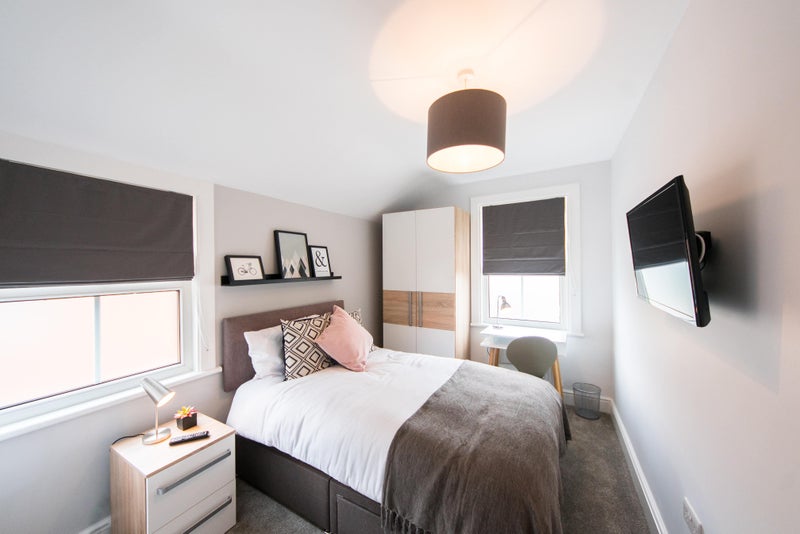 Photo 1: Room 3