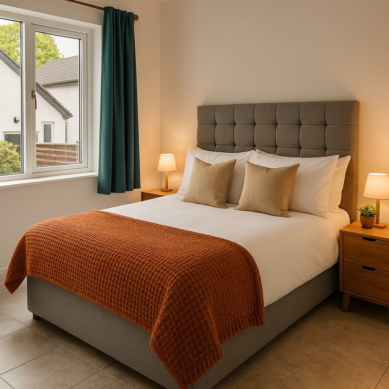 Photo 1: Bedroom