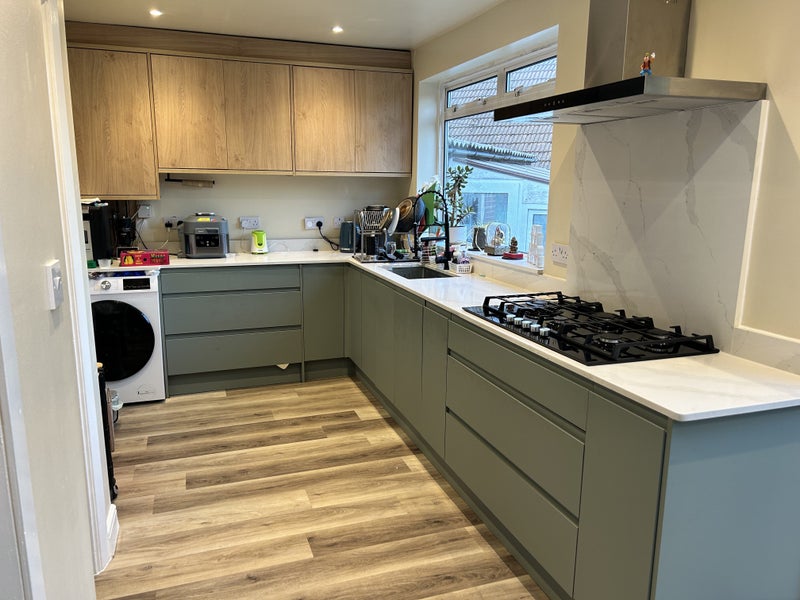 Photo 1: Kitchen