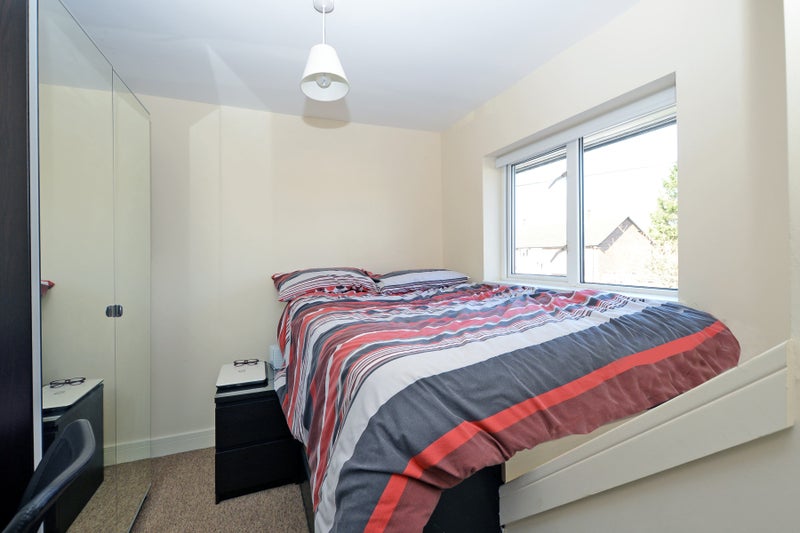 Photo 1: Beautiful Double Room 