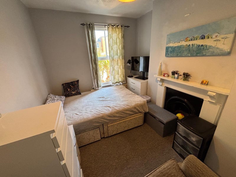 Photo 1: Room 3