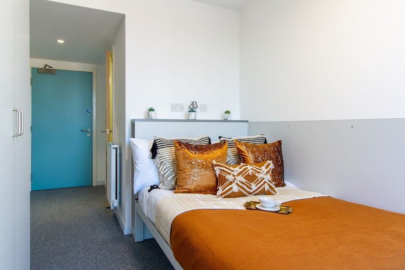 Photo 1: Newly furnished bedroom with three quarters bed