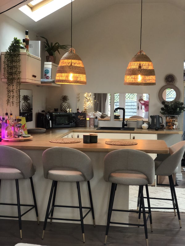 Photo 1: Kitchen and dinner