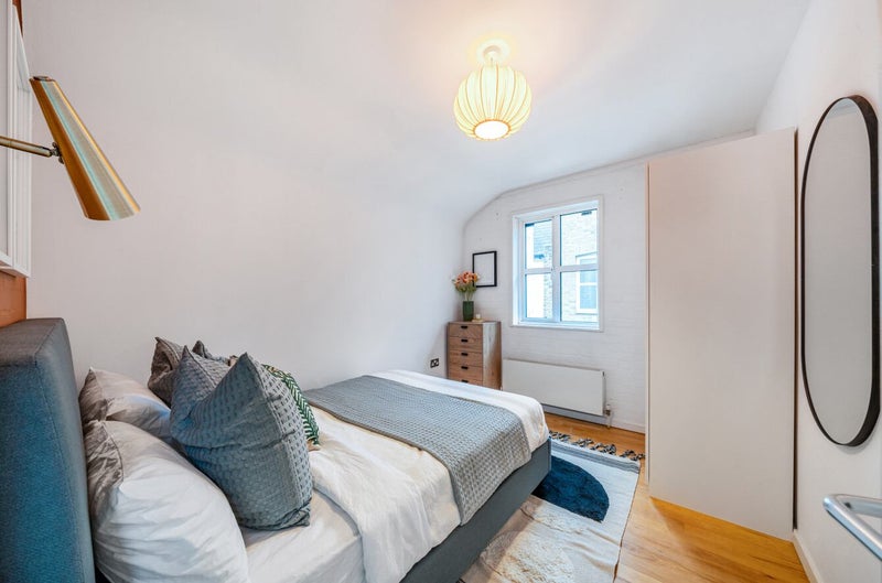 Photo 1: Bedroom 3 (£1300