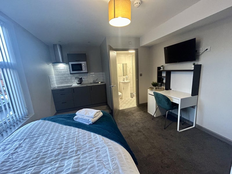 Photo 1: ROOM 3