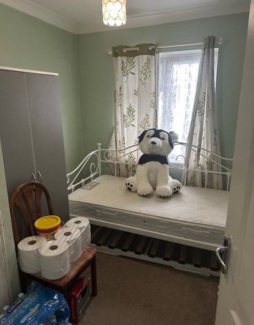 Photo 1: Room 1- £750 Available Now