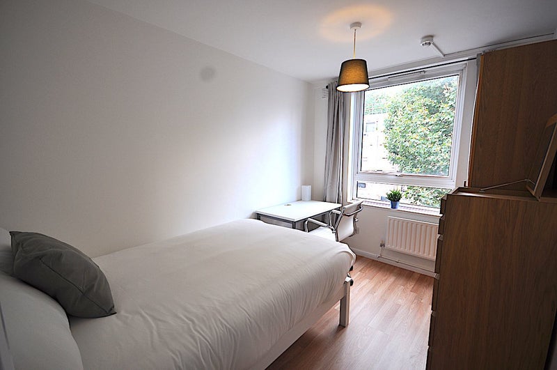 Photo 1: Room 1
