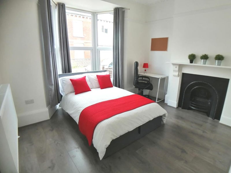 Photo 1: Room 1-1