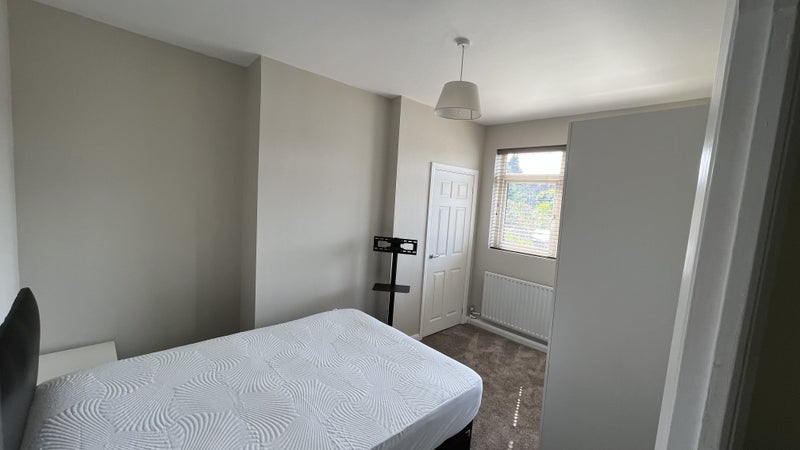 Photo 1: Room (Yours)