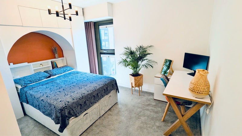 Photo 1: Room (Yours)